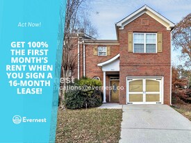 7073 Blairs View Dr in Austell, GA - Building Photo