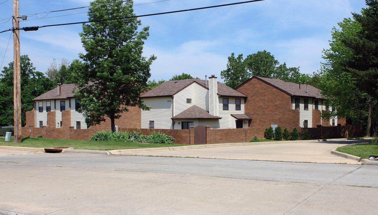 329 Pleasant Meadow Blvd in Cuyahoga Falls, OH - Building Photo