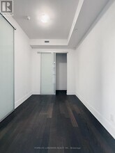 50 Charles St E in Toronto, ON - Building Photo - Building Photo