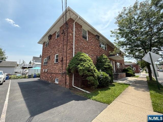 405 8th St in Carlstadt, NJ - Building Photo - Building Photo