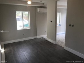 1700 NW 22nd Ct in Miami, FL - Building Photo - Building Photo