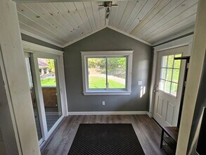 313 W River Rd, Unit Rear (apartment 2) in Augusta, ME - Foto de edificio - Building Photo