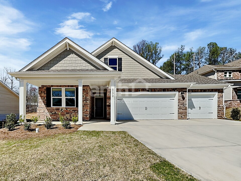 5172 Blue Mountain Dr in Auburn, GA - Building Photo