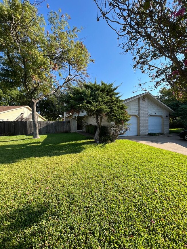 2704 Aftonshire Way in Austin, TX - Building Photo - Building Photo