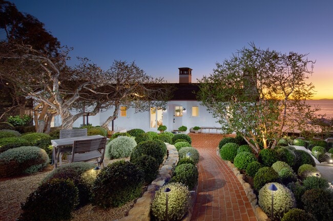property at 6 Rockledge Rd