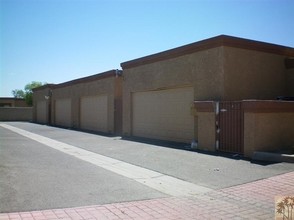 42990 Park Pl in Palm Desert, CA - Building Photo - Building Photo