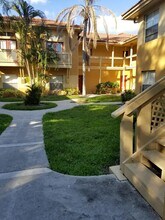 4887 Via Palm Lakes in West Palm Beach, FL - Building Photo - Building Photo