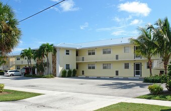 North Palm Harbor Condominium in North Palm Beach, FL - Building Photo - Building Photo