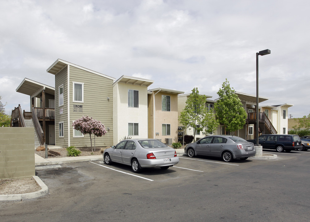 Pacific Rim Apartments in Sacramento, CA - Building Photo