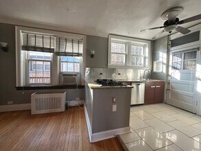 1354 W Greenleaf Ave in Chicago, IL - Building Photo - Building Photo