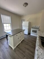 17 Dannunzio Ave, Unit 17 in Enfield, CT - Building Photo