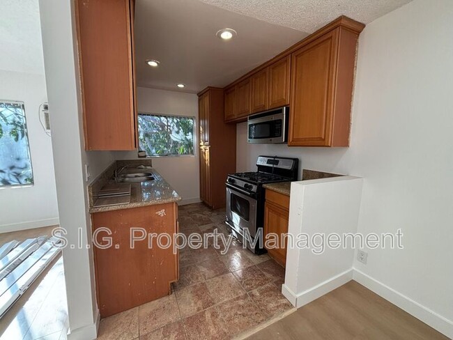 property at 10212 Tujunga Canyon Blvd