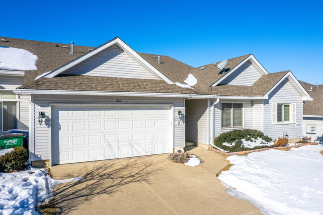 Townhomes of Summer Ridge in Urbandale, IA - Building Photo - Building Photo