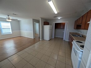 138 S Bend Ct in Willis, TX - Building Photo - Building Photo