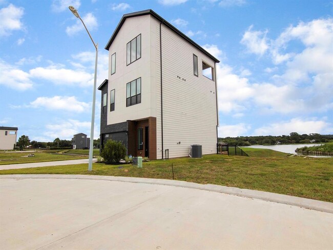 13166 Clear View Dr in Willis, TX - Building Photo - Building Photo