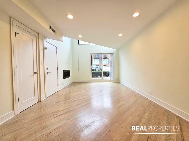 property at 944 W Grace St
