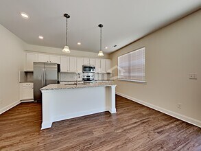 2753 Bison Ct in Nashville, TN - Foto de edificio - Building Photo