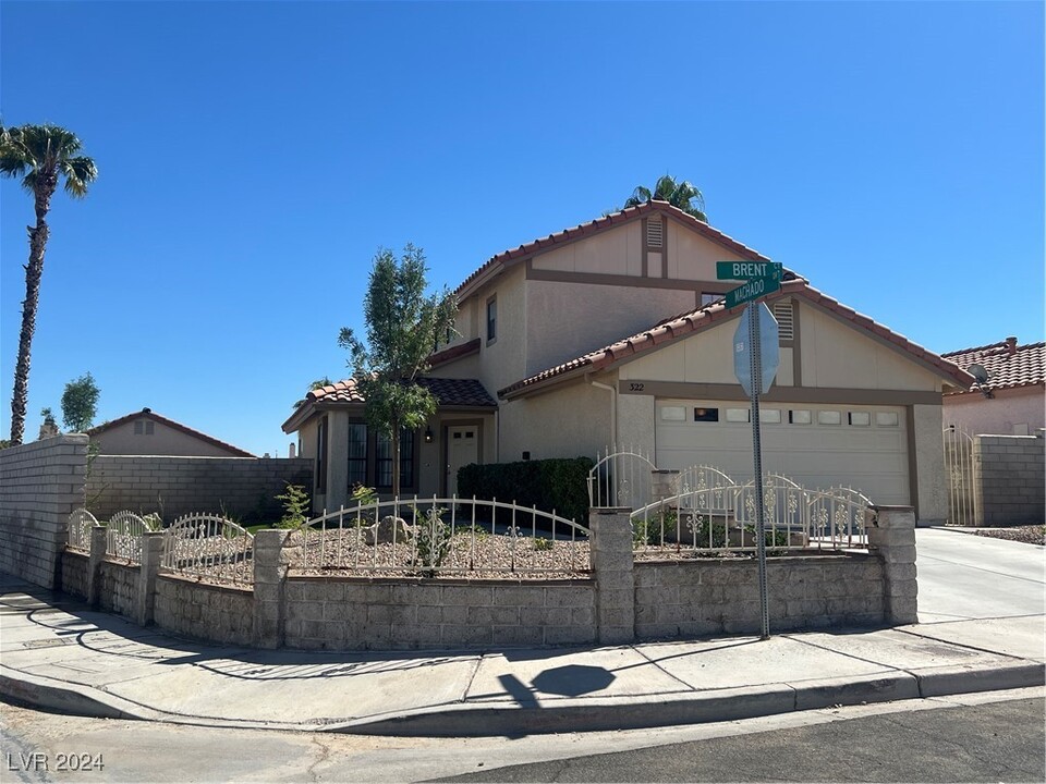 322 Brent Ct in Henderson, NV - Building Photo