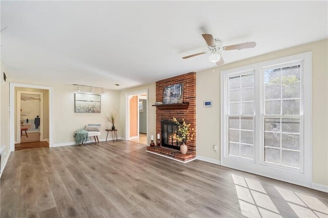 2451 Warwick Cir NE in Atlanta, GA - Building Photo - Building Photo