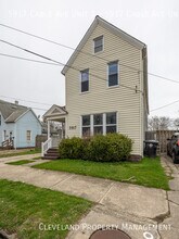 5917 Cable Ave-Unit -5917 Cable Ave Unit 1 Cleveland, OH 44127 in Cleveland, OH - Foto de edificio - Building Photo