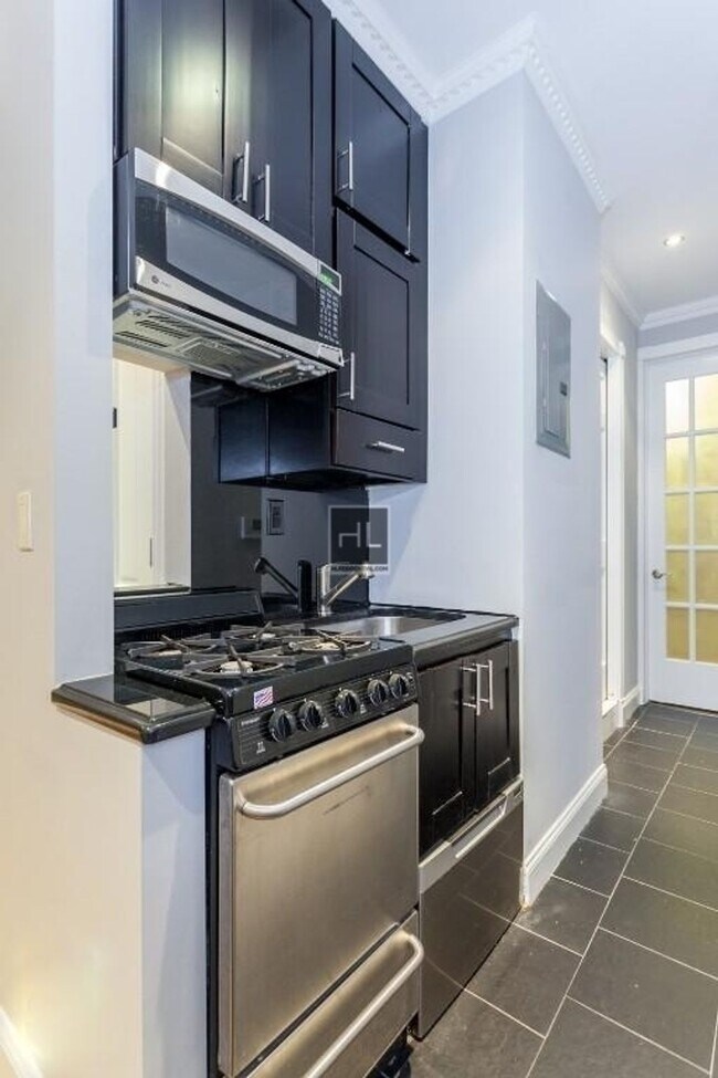 East 10th Street, Unit 2C in New York, NY - Foto de edificio - Building Photo