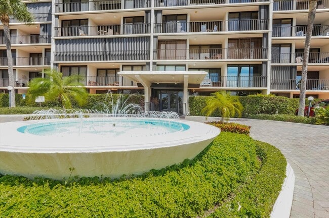 225 S Beach Rd in Jupiter, FL - Foto de edificio - Building Photo