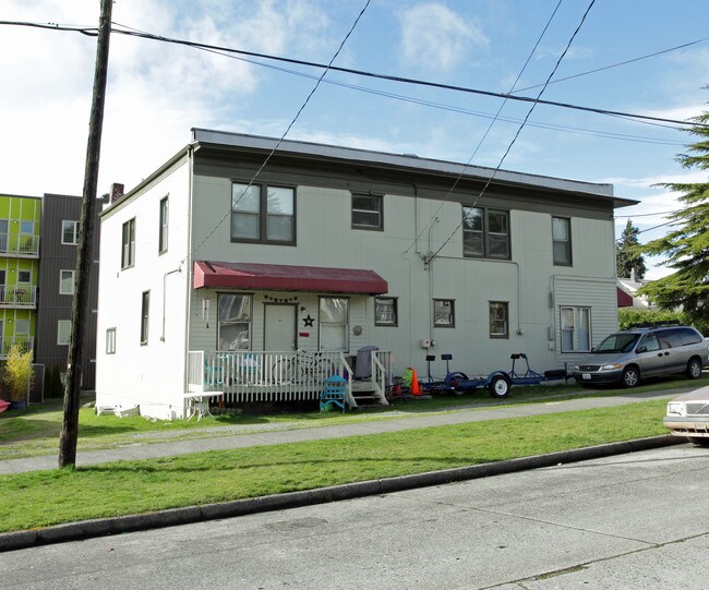 301 NW 41st St in Seattle, WA - Building Photo - Building Photo