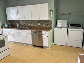 15 Atlantic Ave, Unit 1stFloor in Amesbury, MA - Building Photo - Building Photo