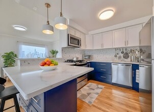 126 Ogden Ave. in Jersey City, NJ - Foto de edificio - Building Photo