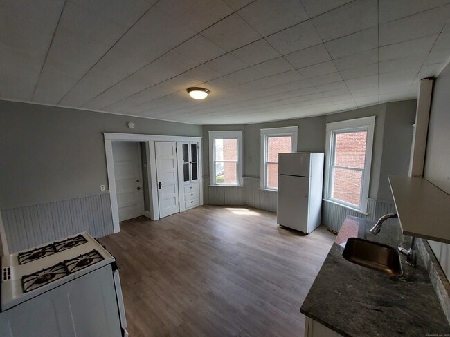 34 Beatty St in New Britain, CT - Foto de edificio - Building Photo