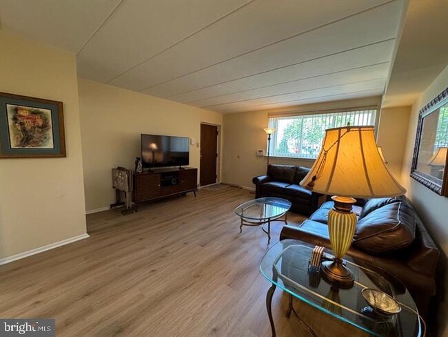 10201 Bustleton Ave in Philadelphia, PA - Building Photo - Building Photo