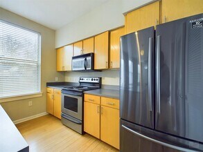 1201 Grove Blvd in Austin, TX - Building Photo - Building Photo