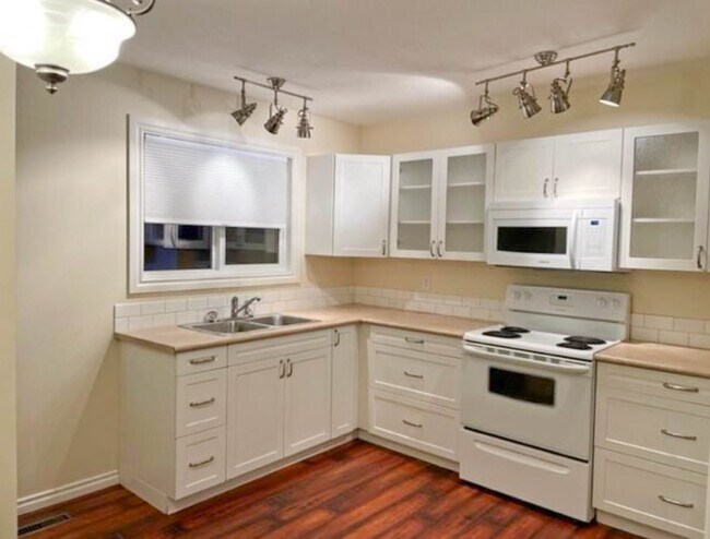 8420-8495 95 Ave in Fort St John, BC - Building Photo - Building Photo