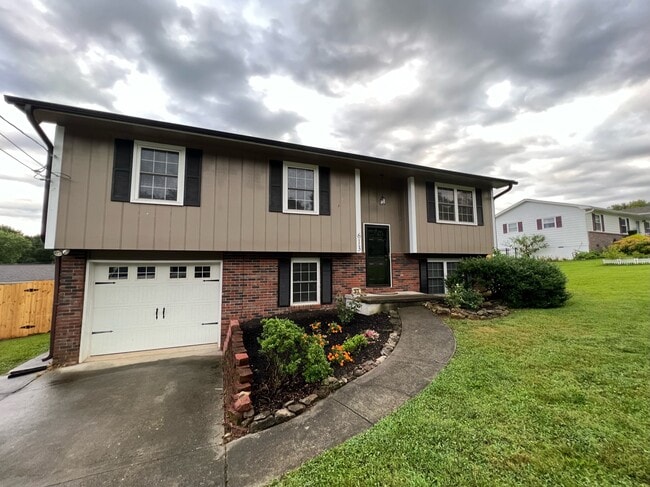 property at 613 Arlington Dr