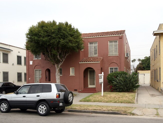 1405 S Bronson Ave in Los Angeles, CA - Foto de edificio - Building Photo