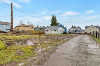 26404 132nd Ave SE in Kent, WA - Foto de edificio - Building Photo