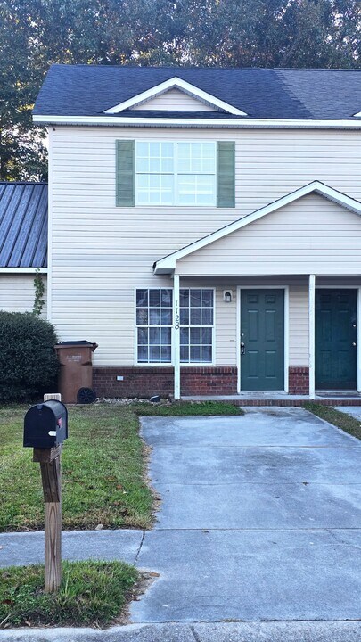 1128 Pueblo Dr in Jacksonville, NC - Building Photo