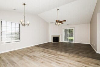 7750 Harcourt Springs Dr in Indianapolis, IN - Building Photo - Building Photo