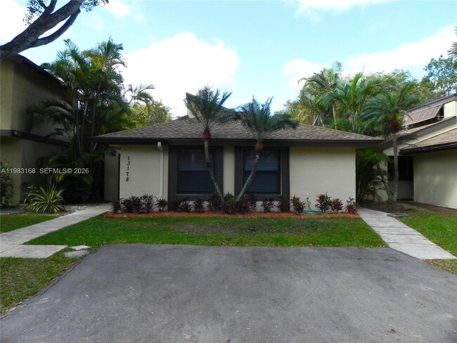 13178 SW 91st Pl in Miami, FL - Building Photo - Building Photo