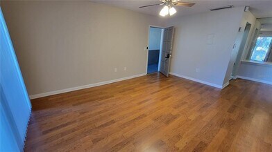 6004 Village Cir S in Orlando, FL - Building Photo - Building Photo