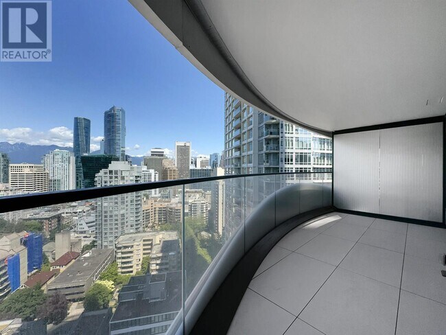 1033-1033 Nelson St in Vancouver, BC - Building Photo - Building Photo