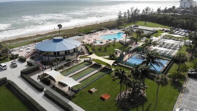 10725 S Ocean Dr, Unit RV lot only #94 in Jensen Beach, FL - Foto de edificio - Building Photo