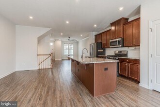 18191 Red Mulberry Rd in Dumfries, VA - Building Photo - Building Photo