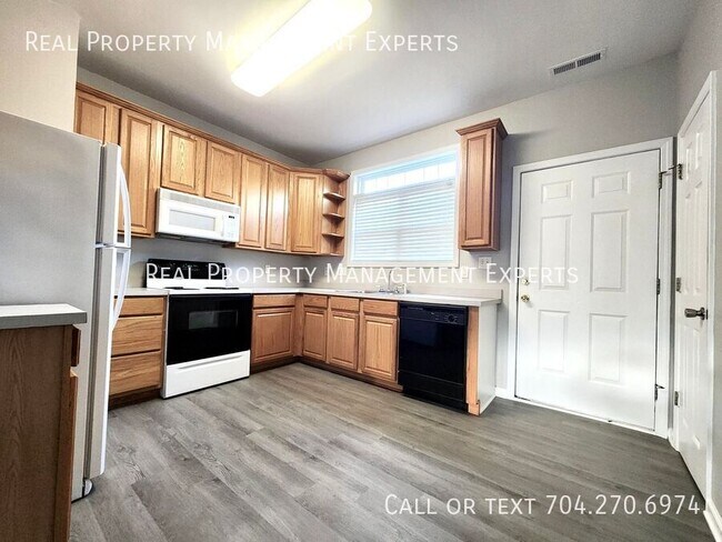 138 Sun Ridge Dr in Mooresville, NC - Building Photo - Building Photo