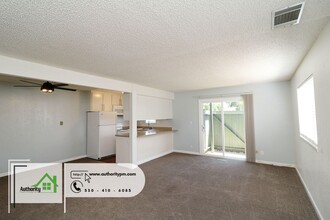 2230 Howard St, Unit Unit 1 in Anderson, CA - Building Photo - Building Photo
