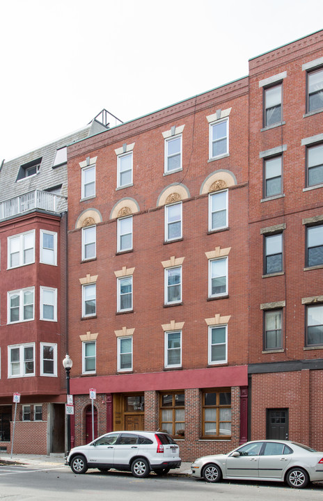 408-410 Hanover St in Boston, MA - Building Photo