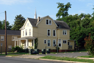 1118 Caroline St Apartments