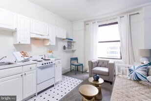 1229 Chestnut St in Philadelphia, PA - Building Photo
