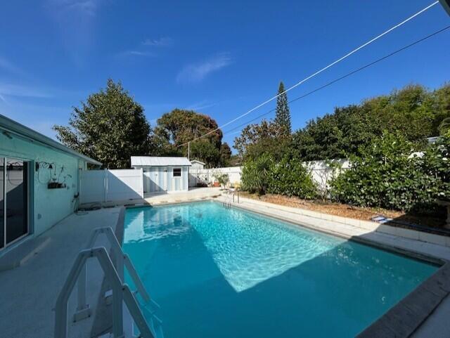 1301 SE Sandpiper Ln in Stuart, FL - Building Photo