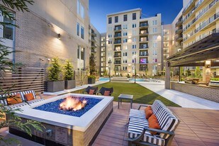 Venue Brookwood Apartments in Atlanta, GA - Building Photo